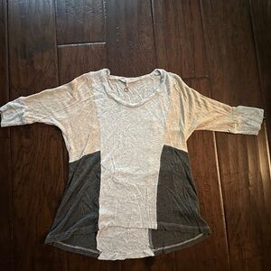 Robin K. Top Small Grey and Cream Like NEW!